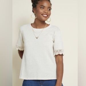 ModCloth Cream Lace Trim Short Sleeve Top Size Small | Feminine Casual Tee